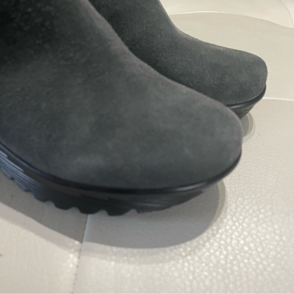 Skechers women’s booties Suede Parallel Wedge Ankle Boots size 6.5 gray - Picture 2 of 9